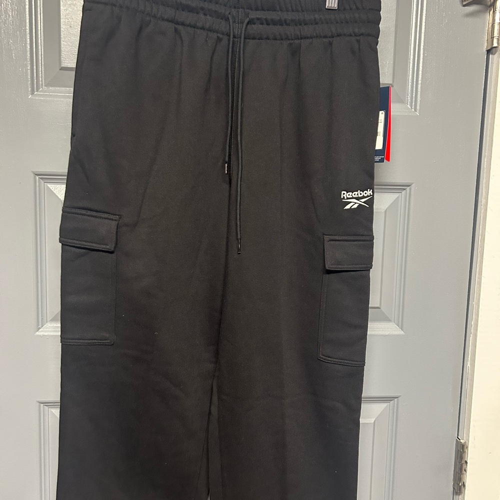 Reebok Identity cargo fleece sweater pants. NWT. Mens size large - Picture 3 of 9
